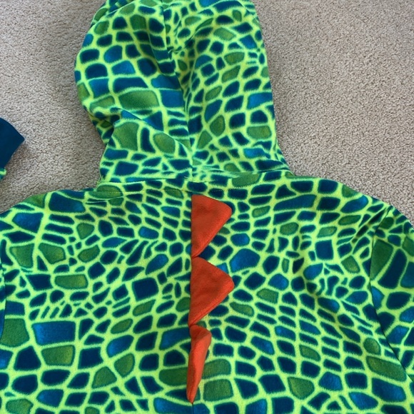 Cat & Jack Lizard / Dinosaur Onesie Pajamas - Picture 5 of 7